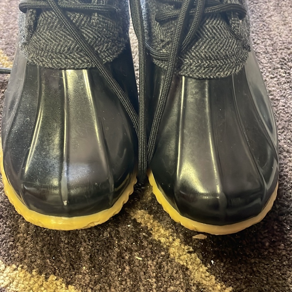 Used - Picture 2 of 8